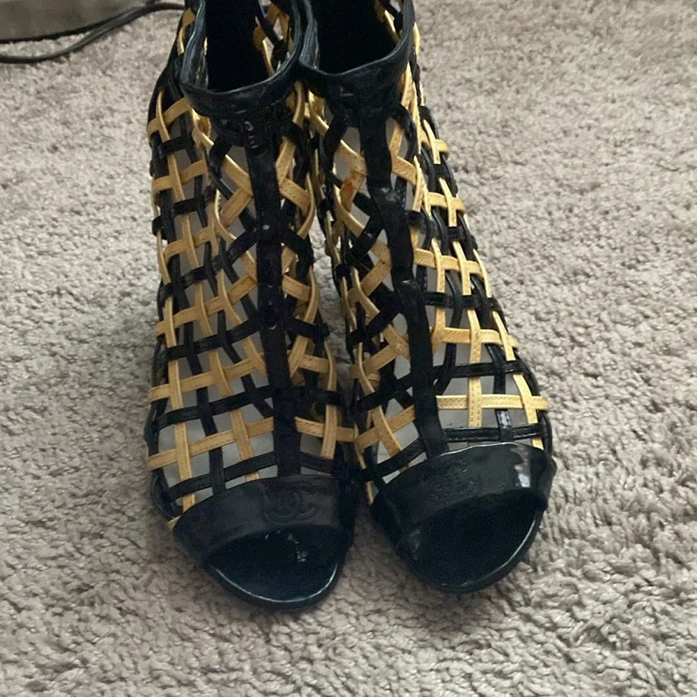 Authentic Chanel woven Cage open toe Bootie’s size 38.5 (8US) - Picture 8 of 17